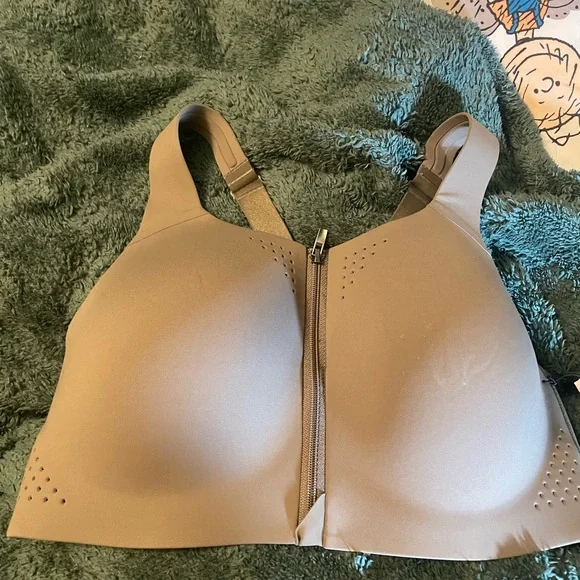 Victoria's Secret Light Gray Zip-Front Sports Bra - Picture 5 of 8